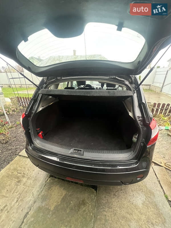 Внедорожник / Кроссовер Nissan Qashqai 2011 в Черновцах