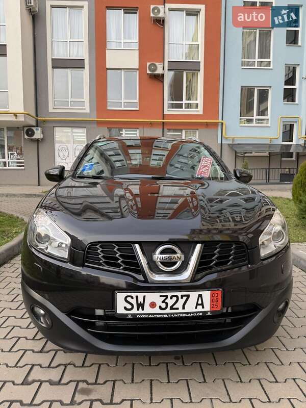 Внедорожник / Кроссовер Nissan Qashqai 2011 в Черновцах