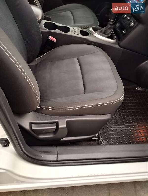 Внедорожник / Кроссовер Nissan Qashqai 2010 в Кременце