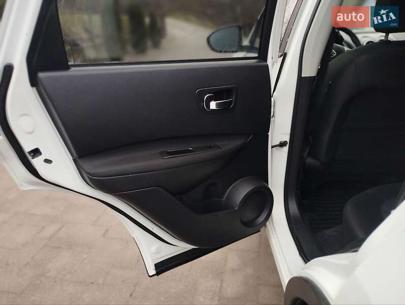 Внедорожник / Кроссовер Nissan Qashqai 2010 в Кременце