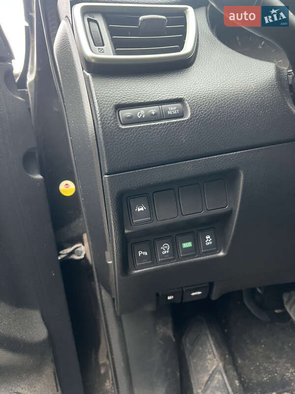 Позашляховик / Кросовер Nissan Qashqai 2016 в Харкові