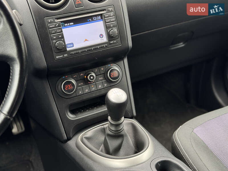 Внедорожник / Кроссовер Nissan Qashqai 2013 в Ивано-Франковске