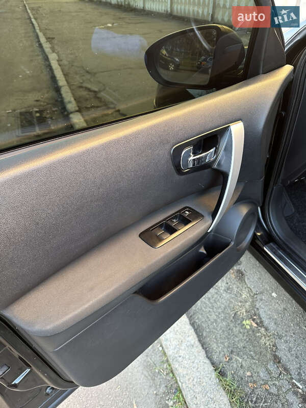 Позашляховик / Кросовер Nissan Qashqai 2007 в Києві