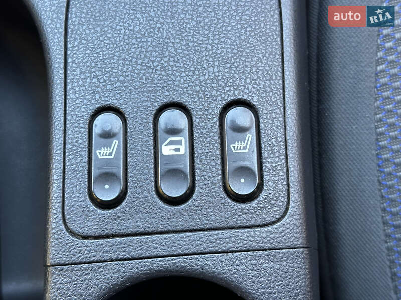 Позашляховик / Кросовер Nissan Qashqai 2007 в Києві