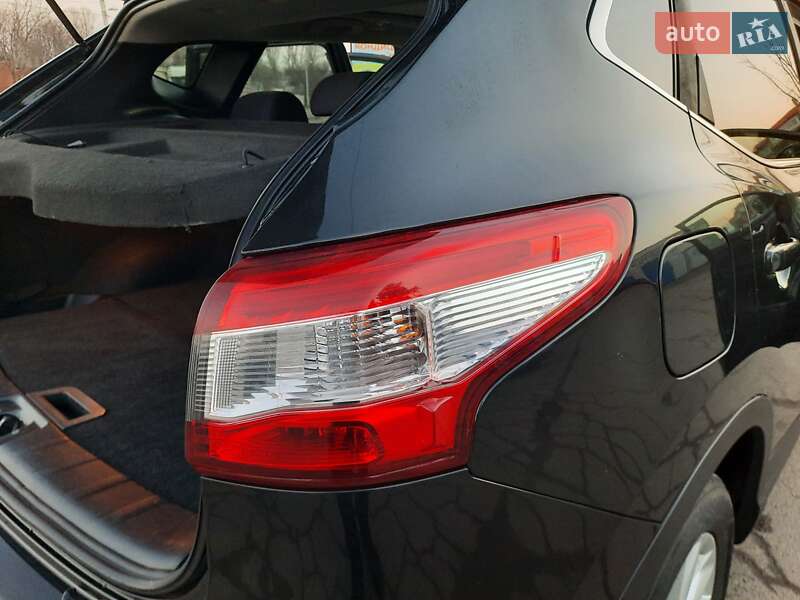 Позашляховик / Кросовер Nissan Qashqai 2015 в Полтаві фото 88 Позашляховик / Кросовер Nissan Qashqai 2015 в Полтаві