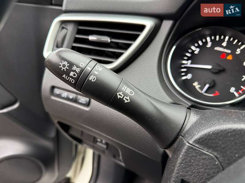 Позашляховик / Кросовер Nissan Qashqai 2017 в Києві