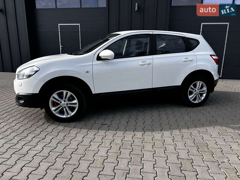 Внедорожник / Кроссовер Nissan Qashqai 2013 в Нововолынске