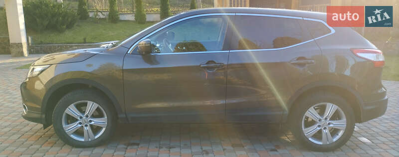 Позашляховик / Кросовер Nissan Qashqai 2015 в Львові