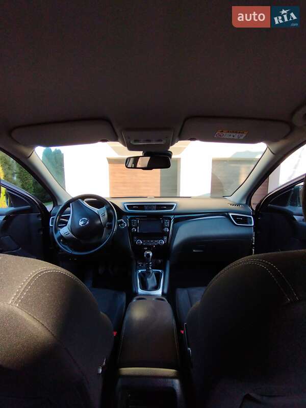 Позашляховик / Кросовер Nissan Qashqai 2015 в Львові