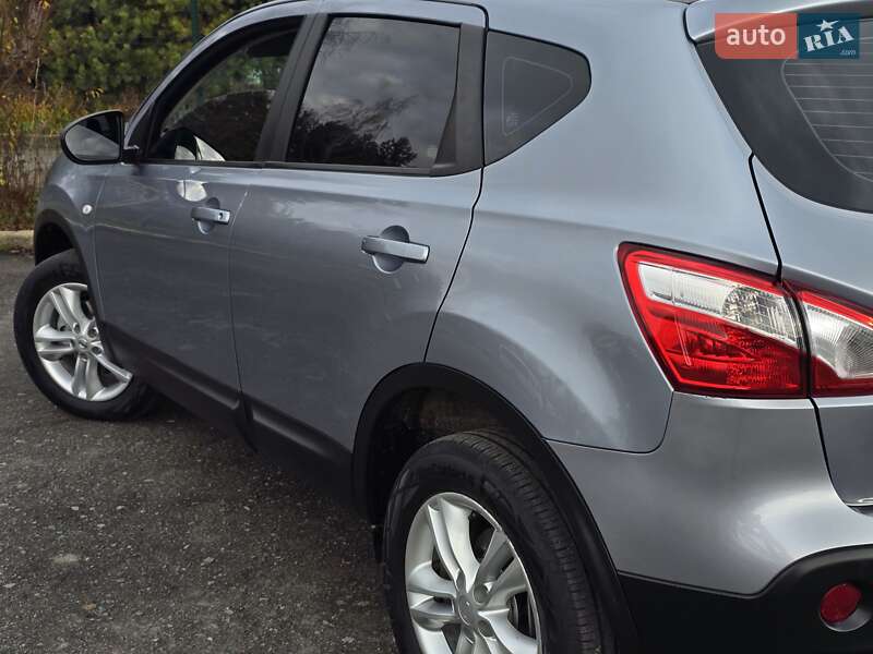 Внедорожник / Кроссовер Nissan Qashqai 2010 в Хмельницком