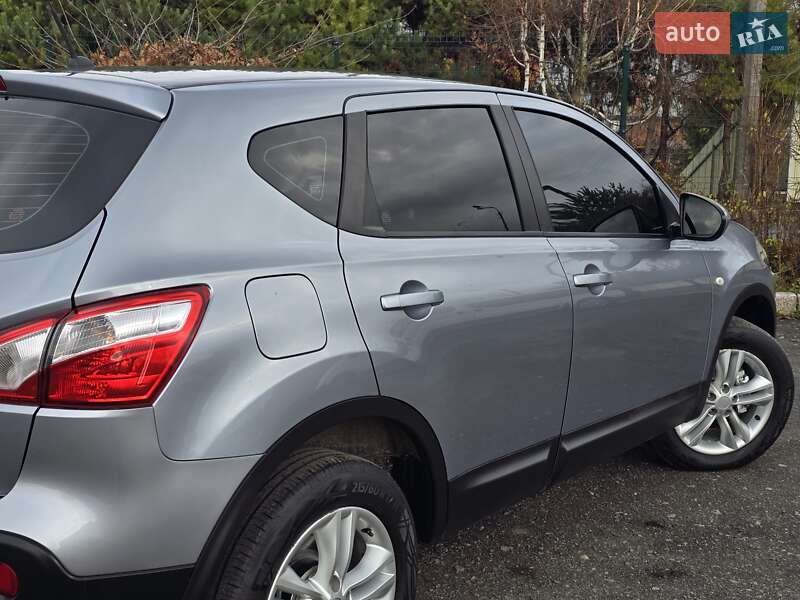 Внедорожник / Кроссовер Nissan Qashqai 2010 в Хмельницком