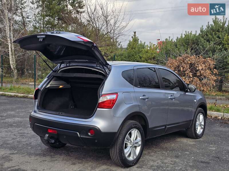 Внедорожник / Кроссовер Nissan Qashqai 2010 в Хмельницком