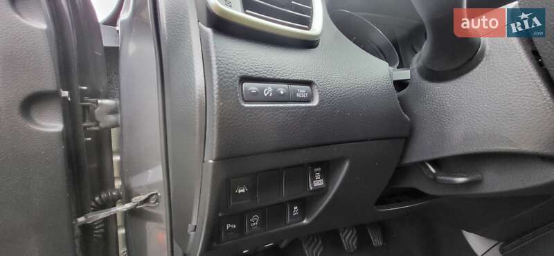 Позашляховик / Кросовер Nissan Qashqai 2015 в Кременчуці