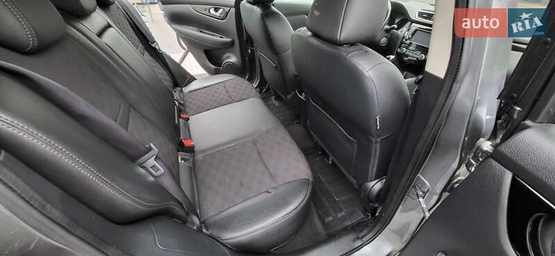 Позашляховик / Кросовер Nissan Qashqai 2015 в Кременчуці