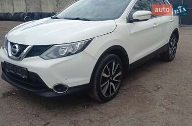 Внедорожник / Кроссовер Nissan Qashqai 2015 в Ровно