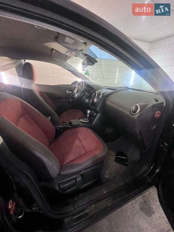 Позашляховик / Кросовер Nissan Qashqai 2008 в Чернівцях