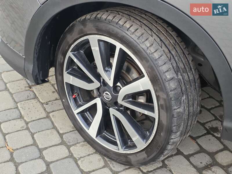 Внедорожник / Кроссовер Nissan Qashqai 2017 в Ивано-Франковске