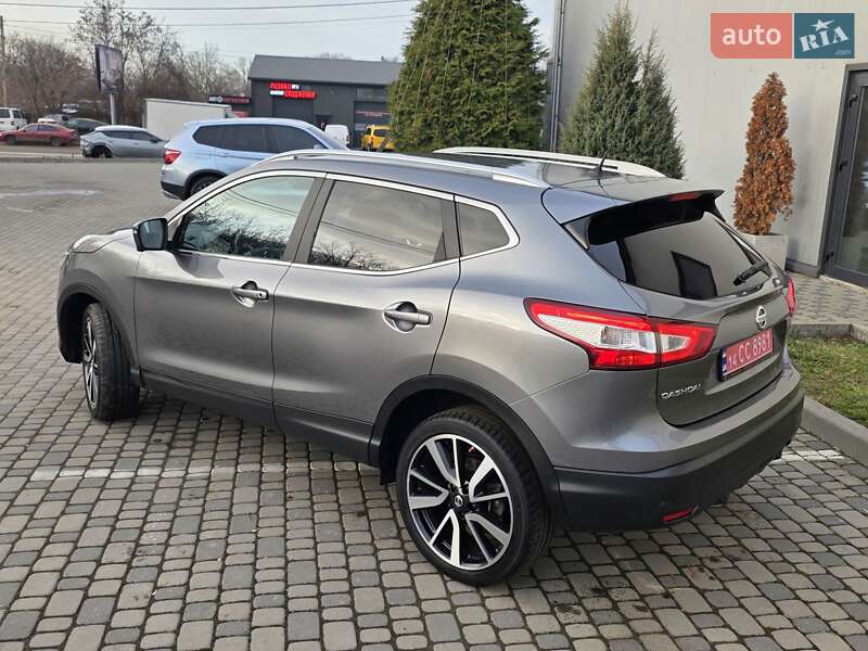 Внедорожник / Кроссовер Nissan Qashqai 2017 в Ивано-Франковске