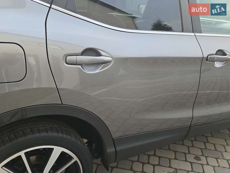 Внедорожник / Кроссовер Nissan Qashqai 2017 в Ивано-Франковске