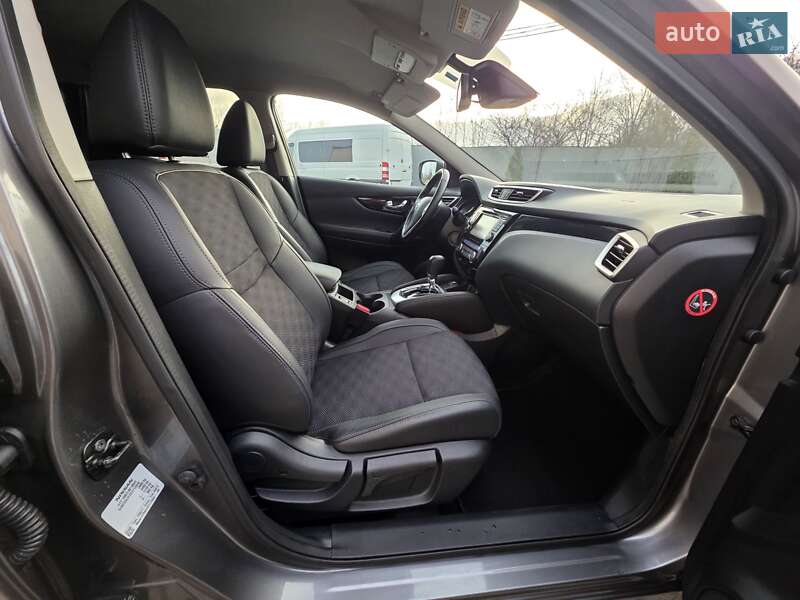 Внедорожник / Кроссовер Nissan Qashqai 2017 в Ивано-Франковске