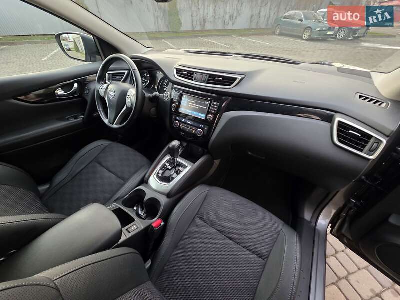 Внедорожник / Кроссовер Nissan Qashqai 2017 в Ивано-Франковске