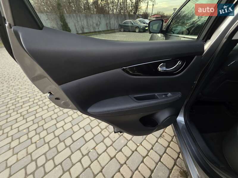 Внедорожник / Кроссовер Nissan Qashqai 2017 в Ивано-Франковске