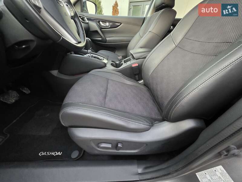 Внедорожник / Кроссовер Nissan Qashqai 2017 в Ивано-Франковске