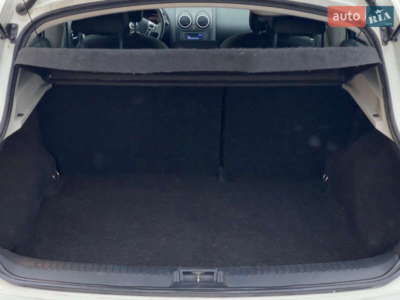 Внедорожник / Кроссовер Nissan Qashqai 2011 в Ровно