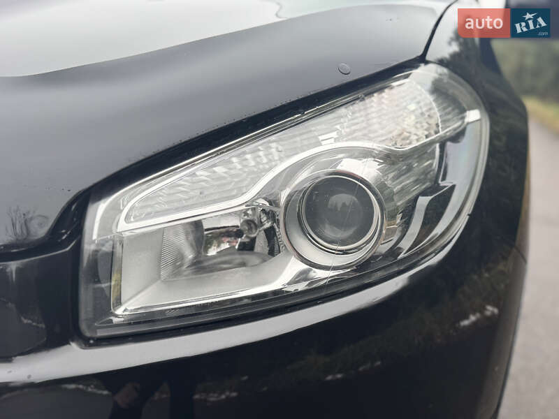 Позашляховик / Кросовер Nissan Qashqai 2012 в Рівному