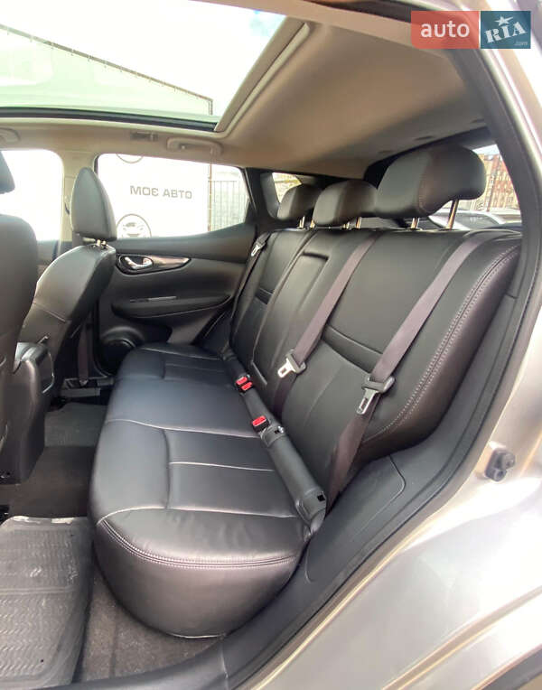 Внедорожник / Кроссовер Nissan Qashqai 2016 в Ровно