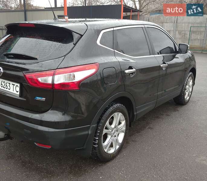 Внедорожник / Кроссовер Nissan Qashqai 2014 в Пятихатках