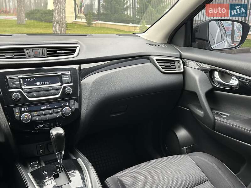 Внедорожник / Кроссовер Nissan Qashqai 2017 в Харькове