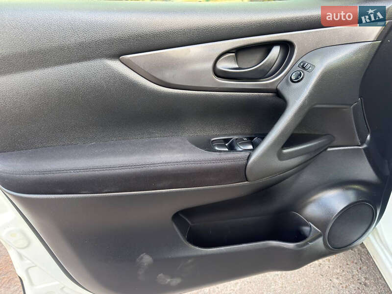 Позашляховик / Кросовер Nissan Qashqai 2018 в Охтирці