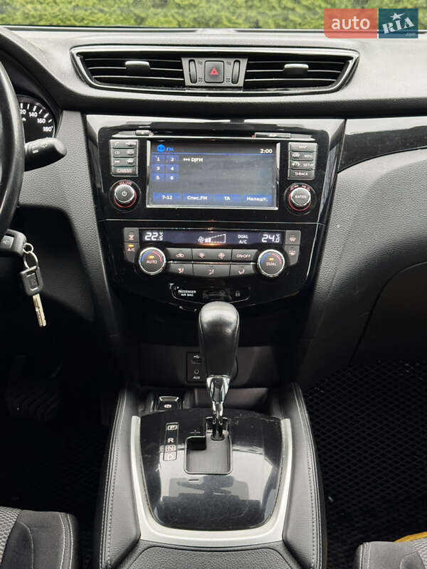 Позашляховик / Кросовер Nissan Qashqai 2015 в Києві