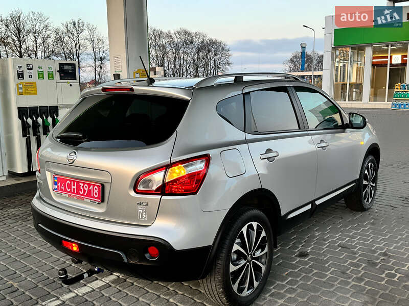 Позашляховик / Кросовер Nissan Qashqai 2012 в Стрию