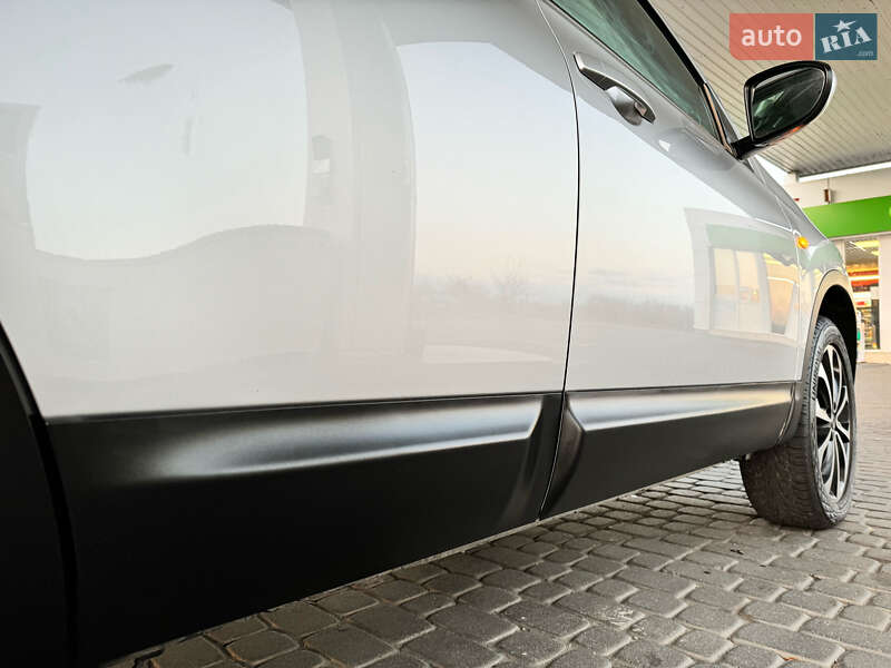 Позашляховик / Кросовер Nissan Qashqai 2012 в Стрию