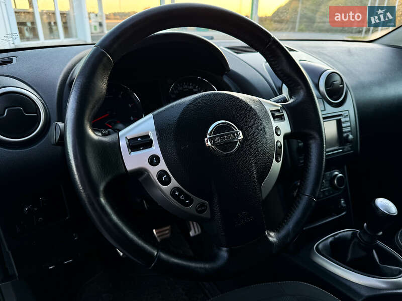 Позашляховик / Кросовер Nissan Qashqai 2012 в Стрию