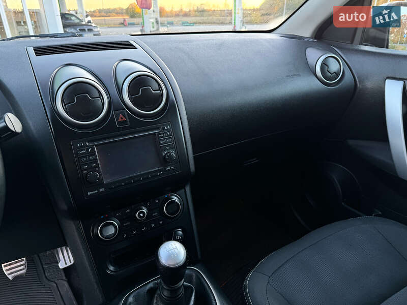 Позашляховик / Кросовер Nissan Qashqai 2012 в Стрию