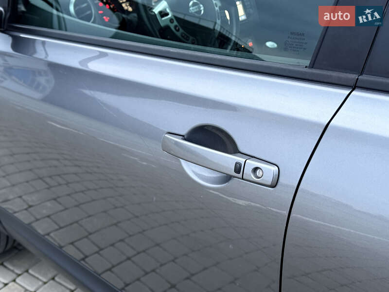 Позашляховик / Кросовер Nissan Qashqai 2013 в Одесі