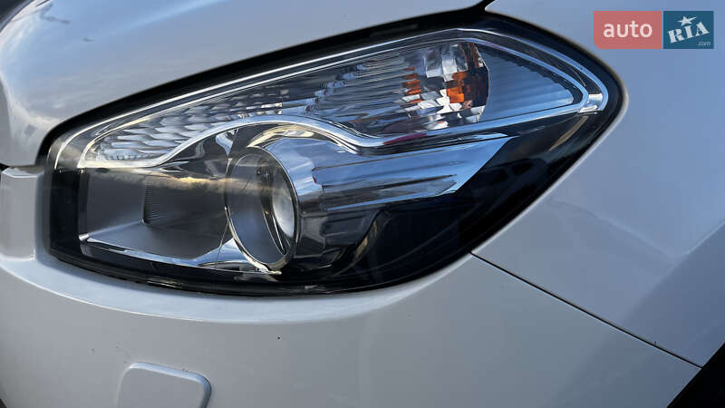 Внедорожник / Кроссовер Nissan Qashqai 2012 в Виннице фото 32 Внедорожник / Кроссовер Nissan Qashqai 2012 в Виннице