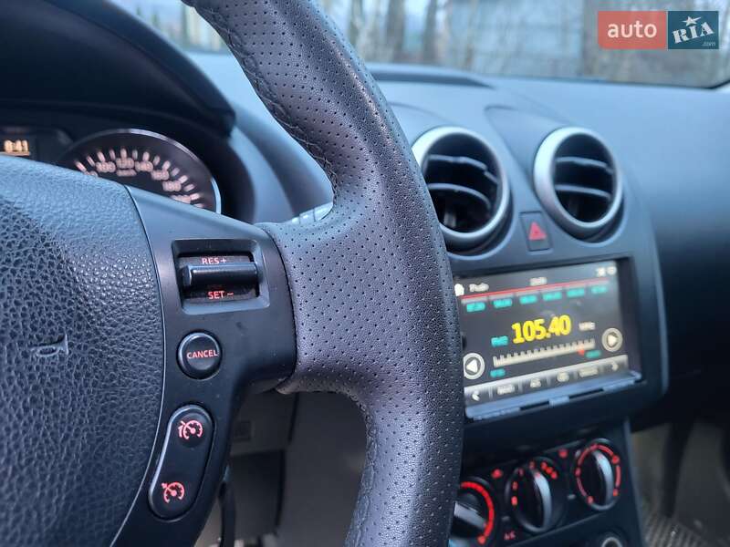 Внедорожник / Кроссовер Nissan Qashqai 2011 в Хмельницком