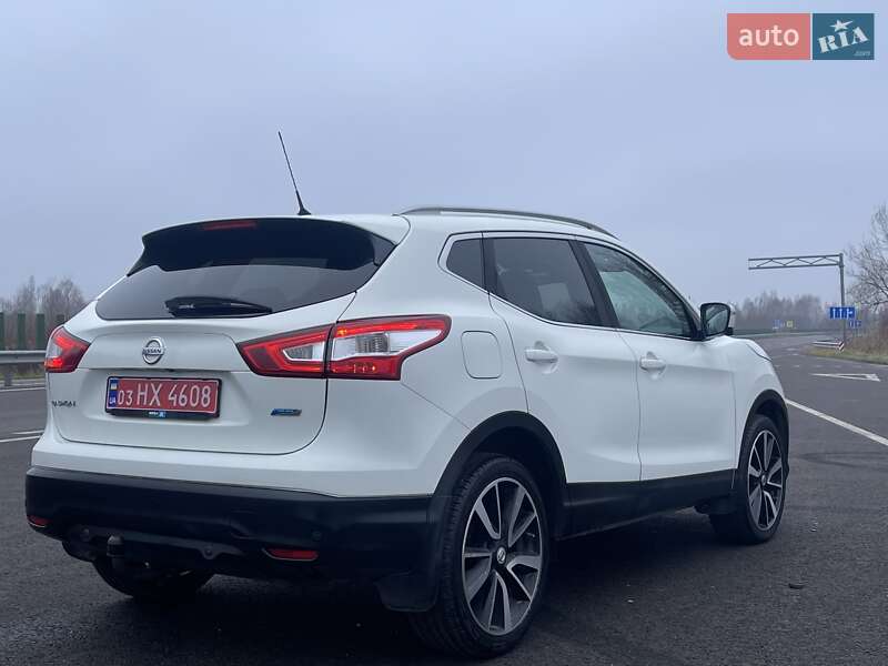 Позашляховик / Кросовер Nissan Qashqai 2015 в Ковелі