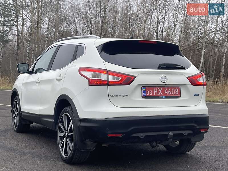 Позашляховик / Кросовер Nissan Qashqai 2015 в Ковелі