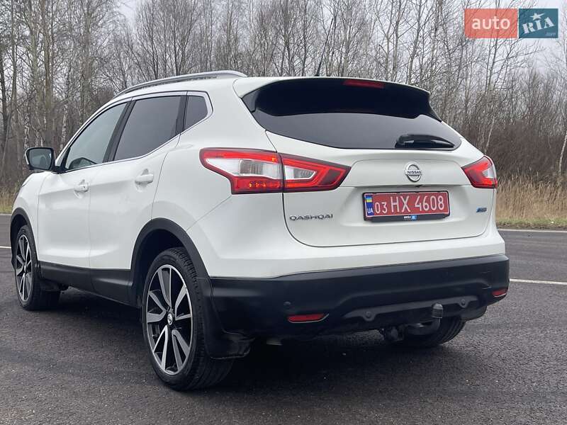 Позашляховик / Кросовер Nissan Qashqai 2015 в Ковелі
