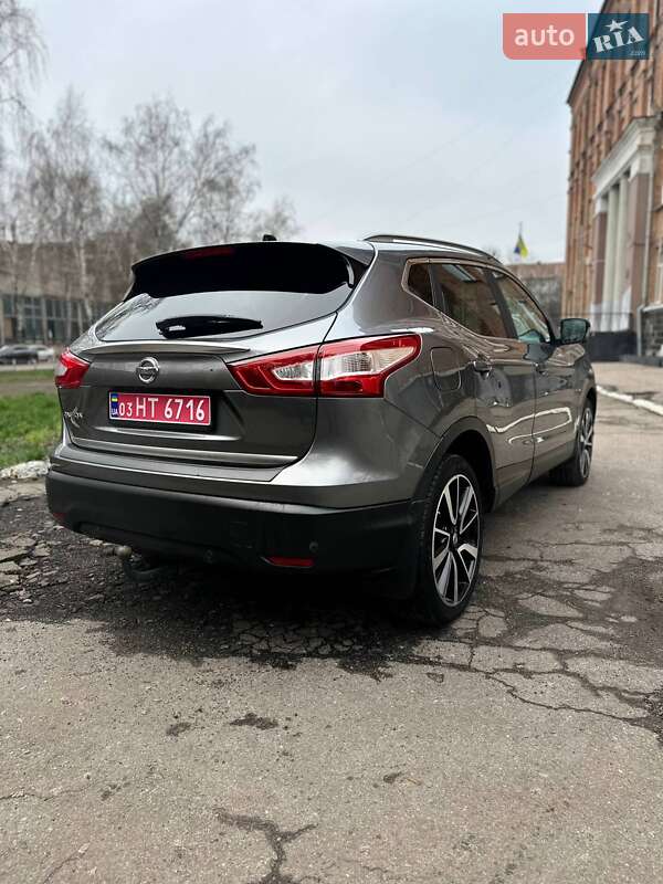 Позашляховик / Кросовер Nissan Qashqai 2014 в Сумах