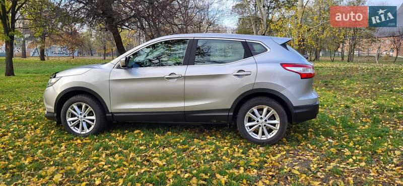 Внедорожник / Кроссовер Nissan Qashqai 2014 в Черкассах