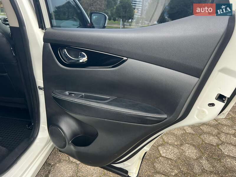 Внедорожник / Кроссовер Nissan Qashqai 2016 в Киеве