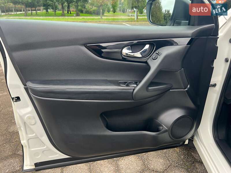 Внедорожник / Кроссовер Nissan Qashqai 2016 в Киеве