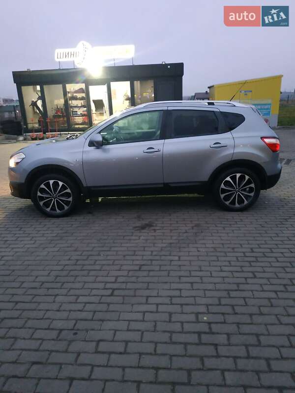 Позашляховик / Кросовер Nissan Qashqai 2011 в Рівному