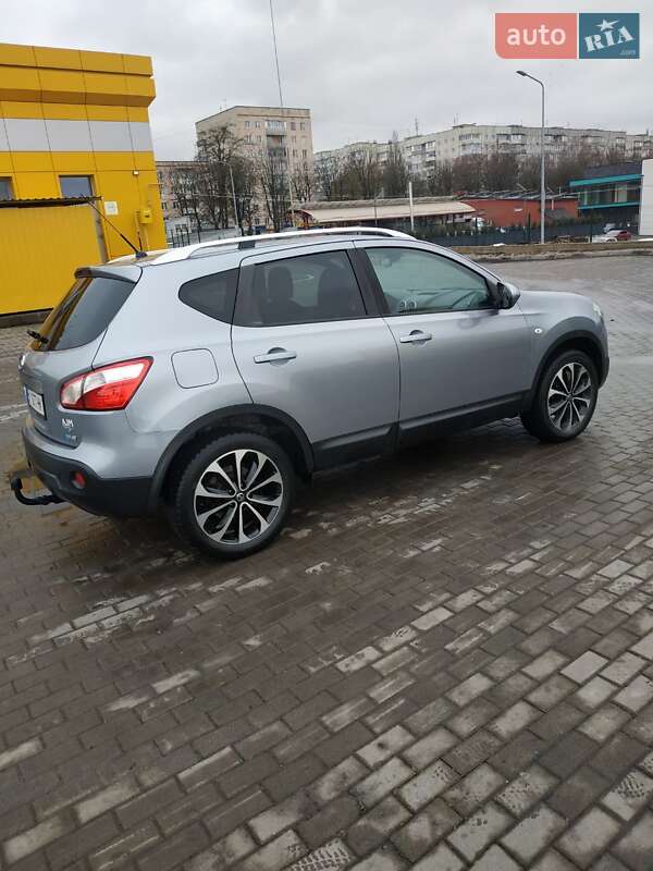 Позашляховик / Кросовер Nissan Qashqai 2011 в Рівному